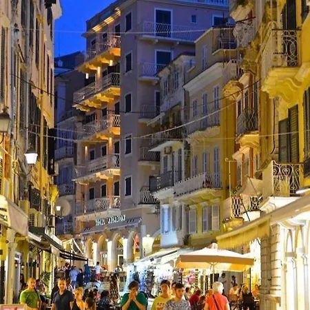 στη γειτονιά μας Análipsis