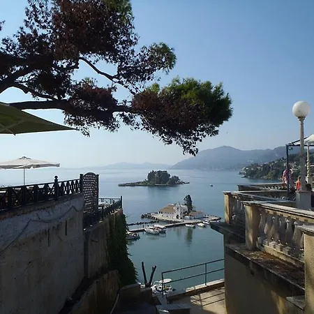 στη γειτονιά μας
